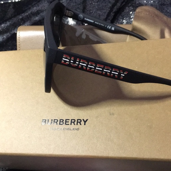💯 NIB Burberry Men’s Sunglasses 😎 - Picture 3 of 4